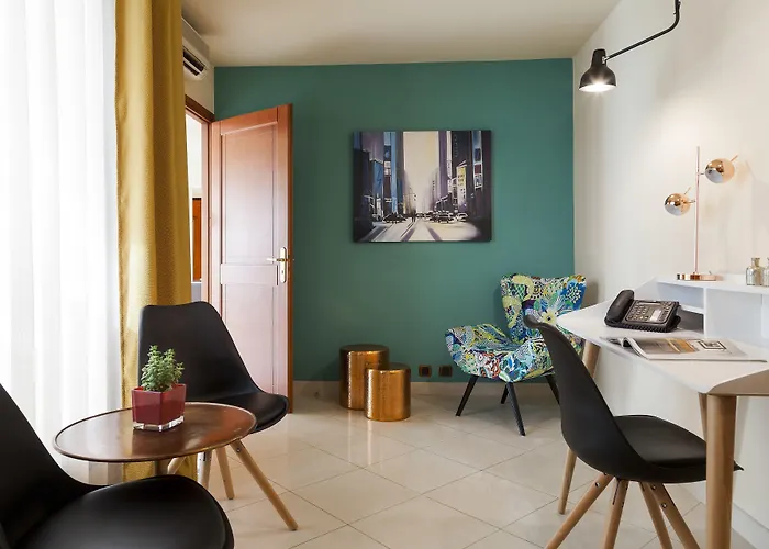 ホテル Neho Croisette 4*